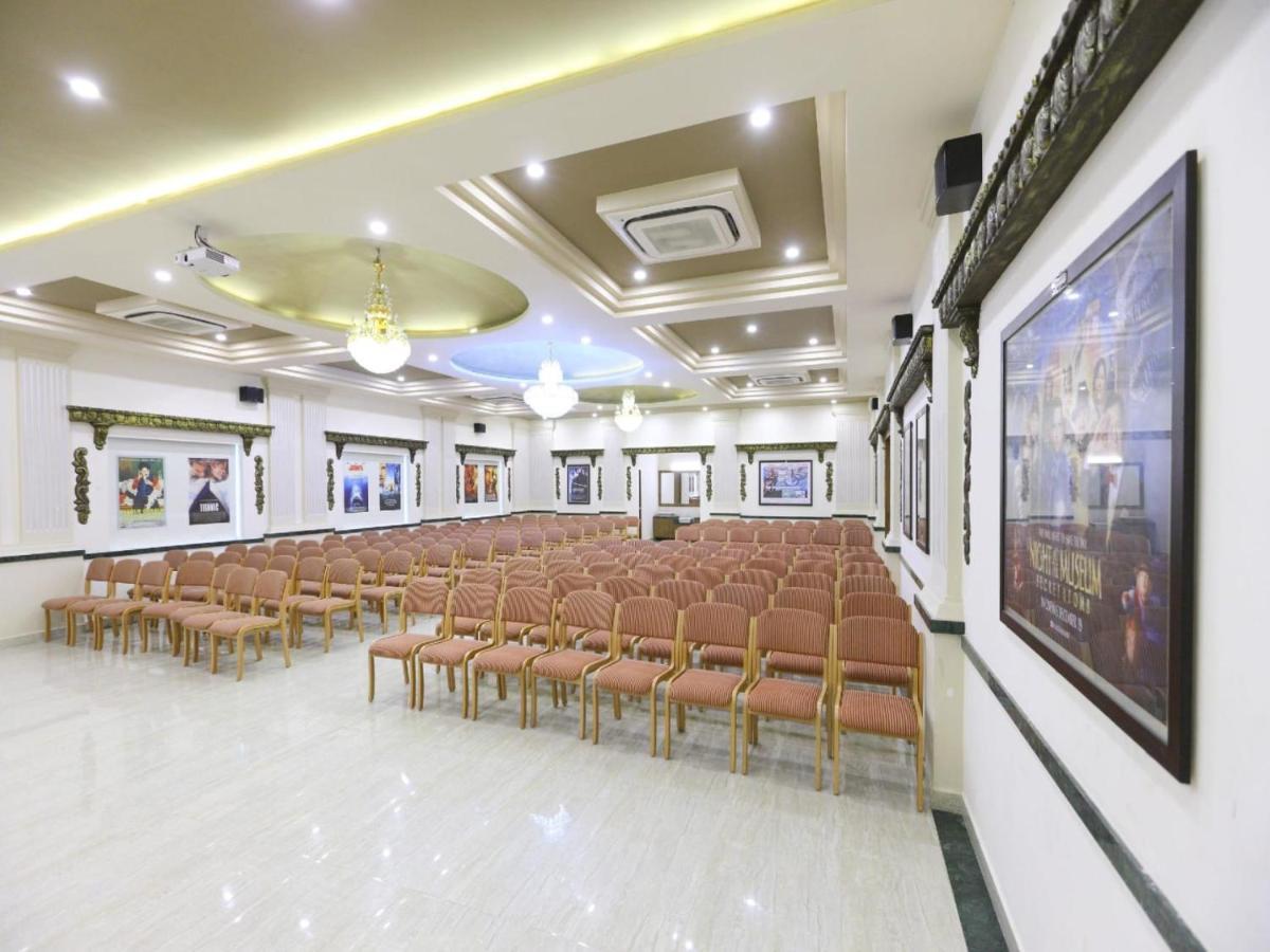 Cinemascope An Apart Hotel Chennai Exterior foto