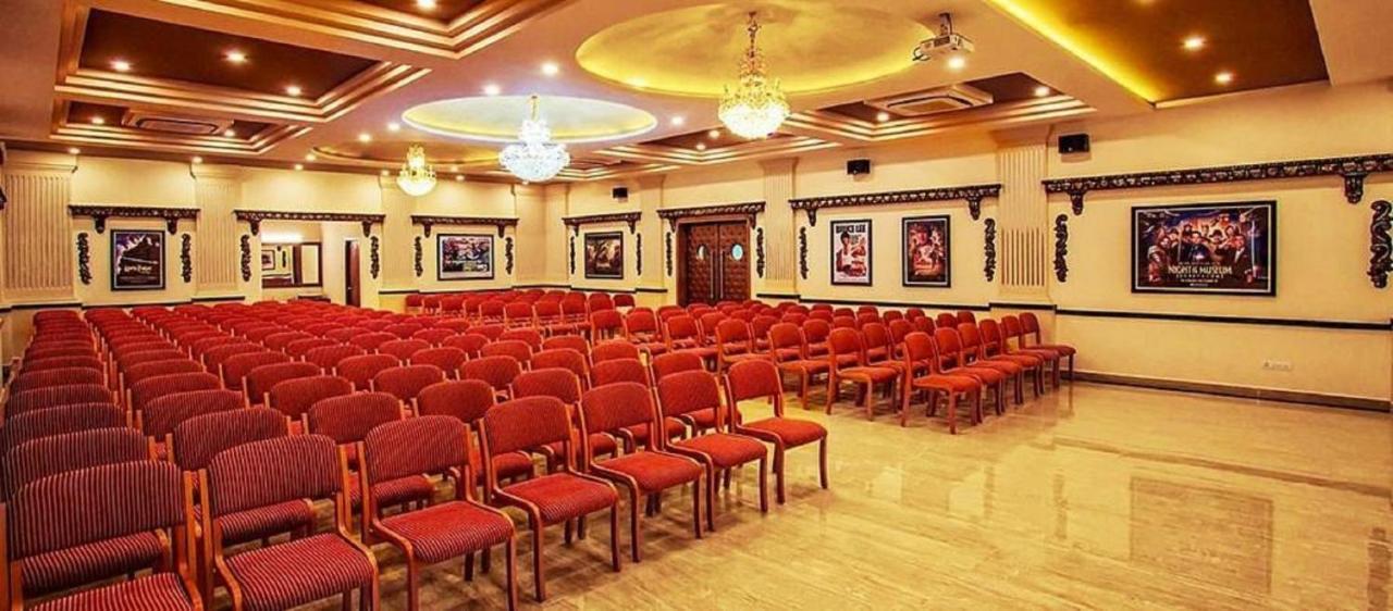 Cinemascope An Apart Hotel Chennai Exterior foto